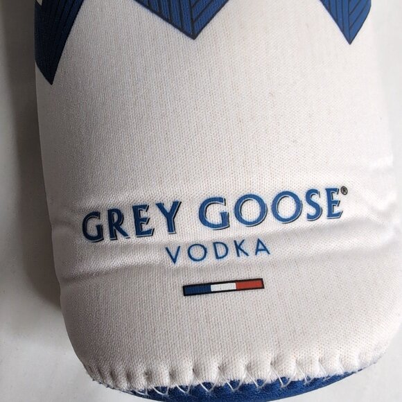NEW Grey Goose Vodka White/Blue 750mL Insulated Jacket/Sleeve Official Merch - Picture 4 of 7